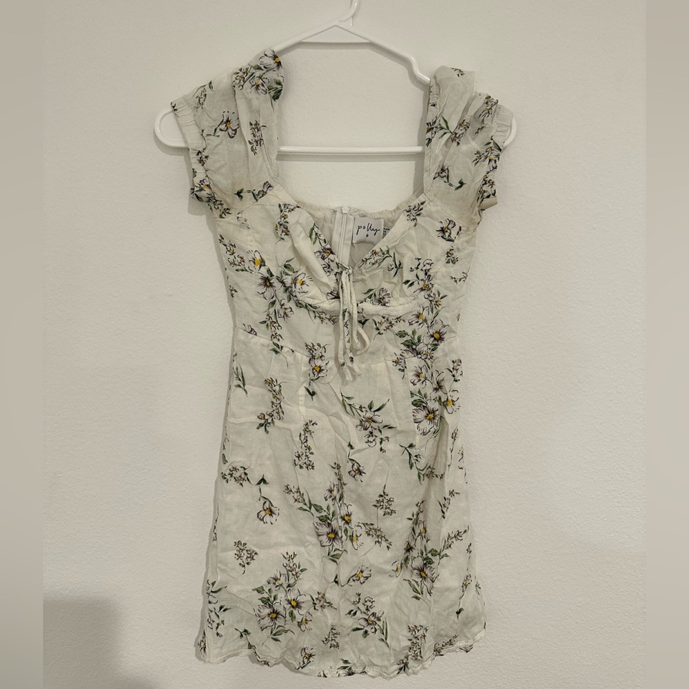 White floral patterned romper from Princess Polly. Size US 2, AU/UK 6